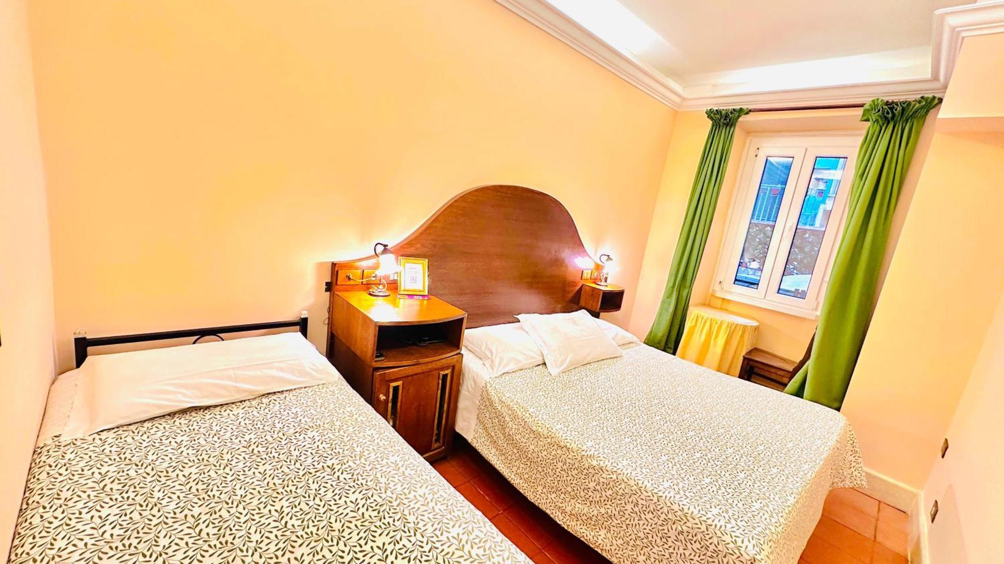 Hotel 4 Coronati Рим Экстерьер фото