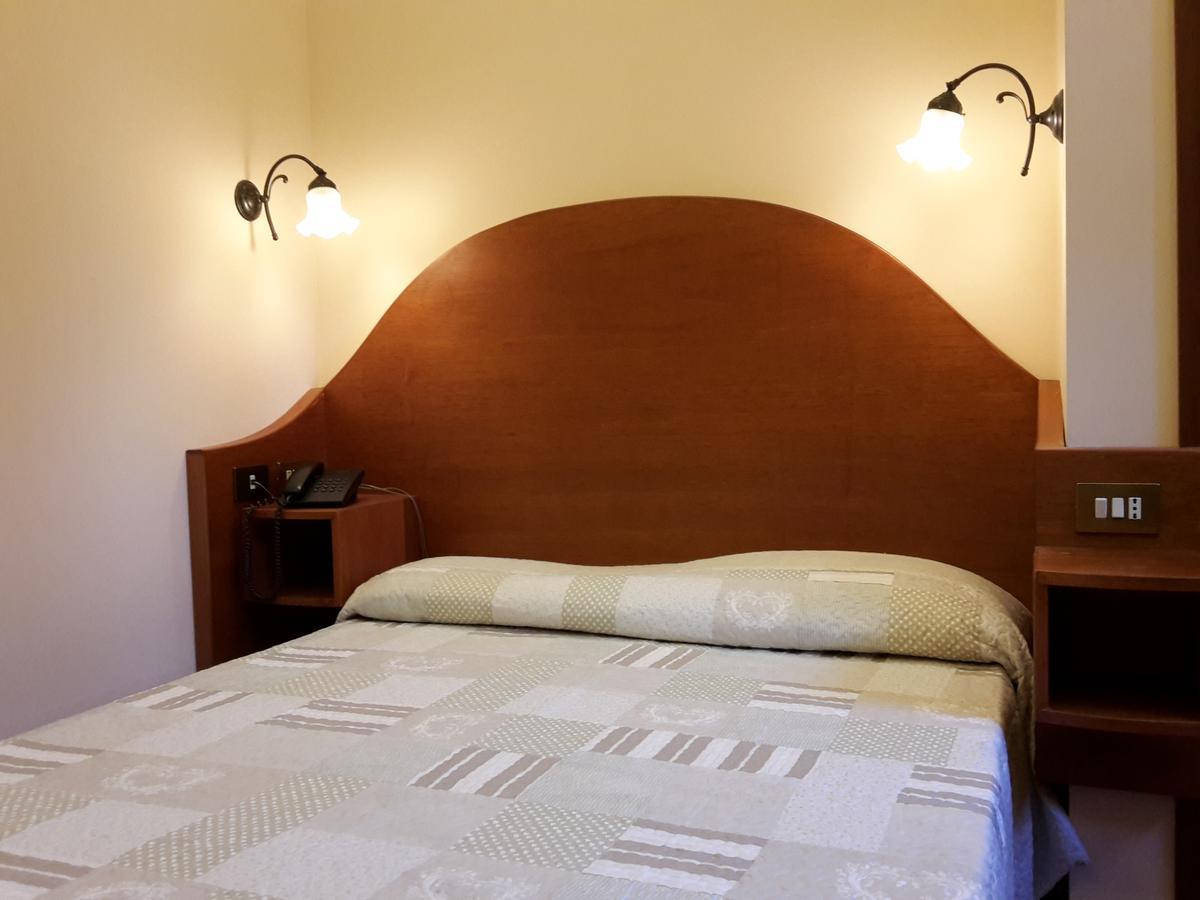 Hotel 4 Coronati Рим Экстерьер фото