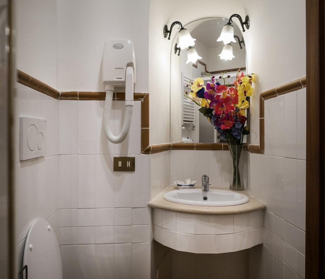 Hotel 4 Coronati Рим Экстерьер фото