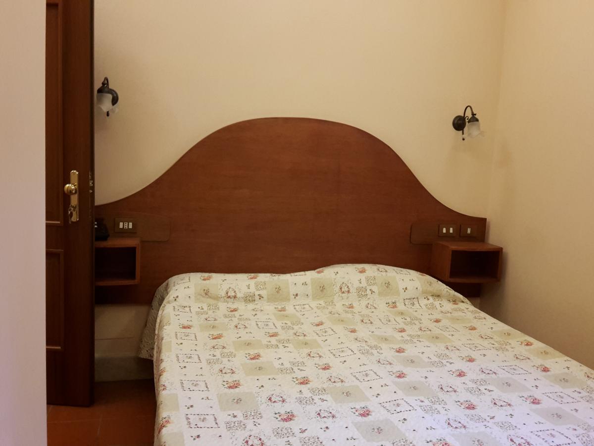 Hotel 4 Coronati Рим Экстерьер фото