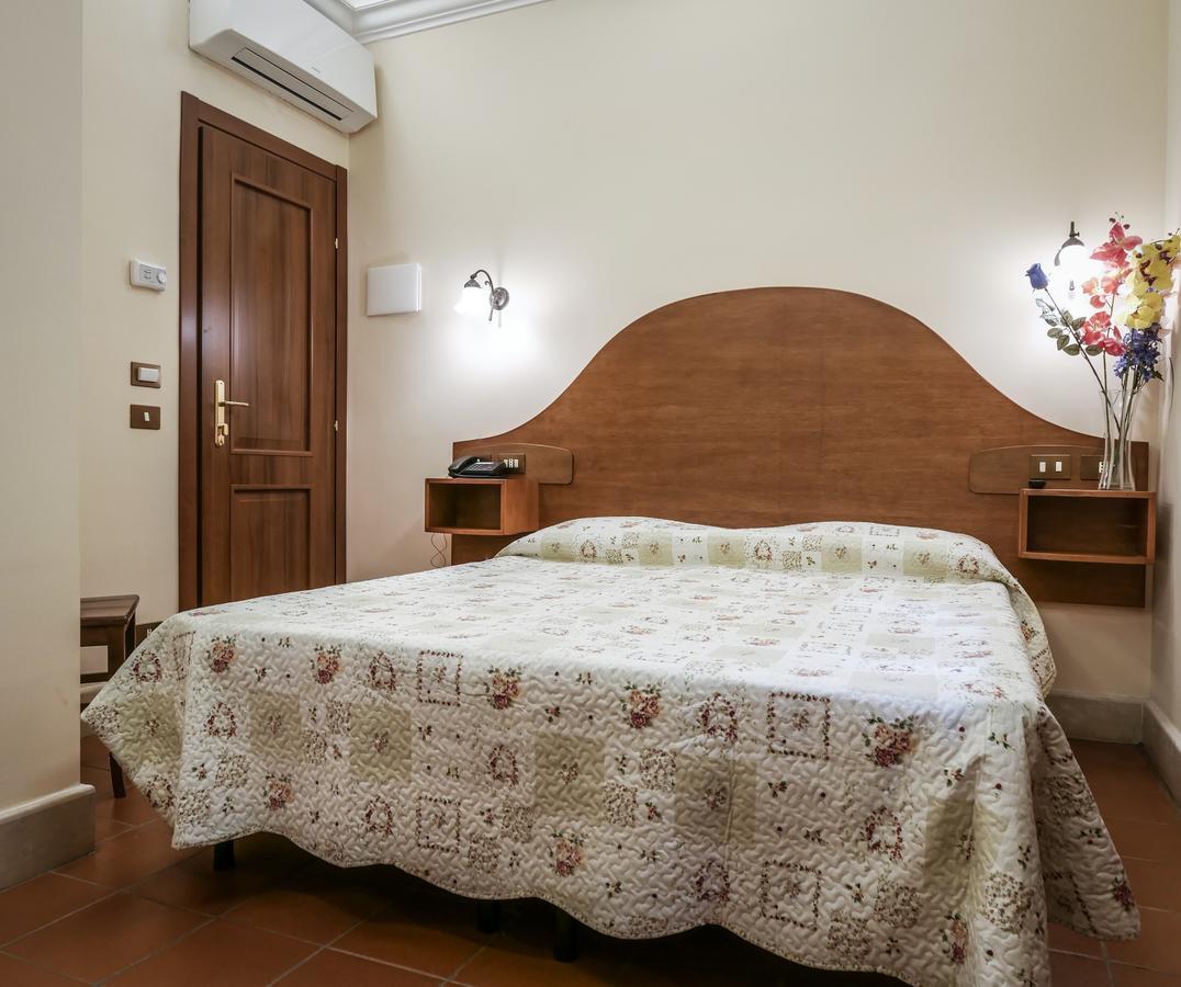 Hotel 4 Coronati Рим Экстерьер фото